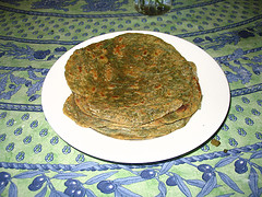 Thepla (Indian flat bread)